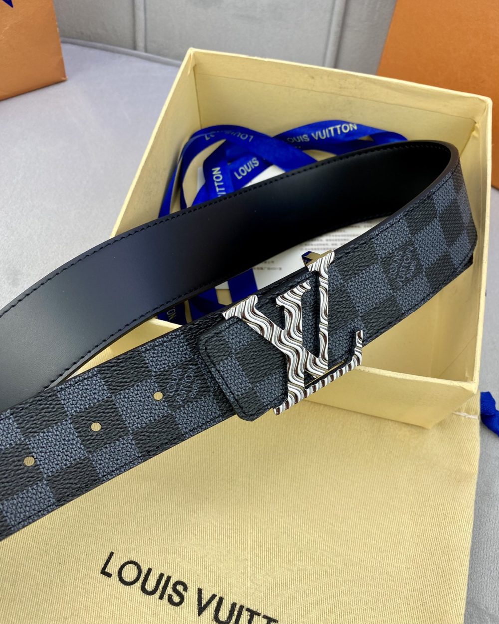 1:1 Replica Louis Vuitton Iconic Reversible LV Belt Black LV Women Belt