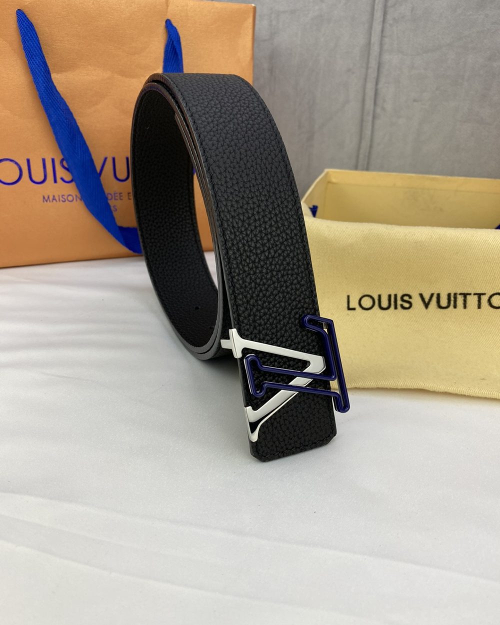1:1 Replica Louis Vuitton Iconic Reversible LV Belt Black LV Women Belt