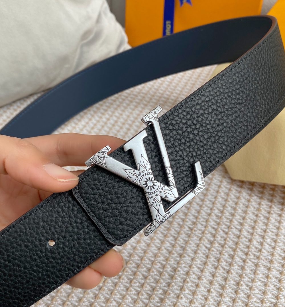 1:1 Replica Louis Vuitton Iconic Reversible LV Belt Black LV Women Belt