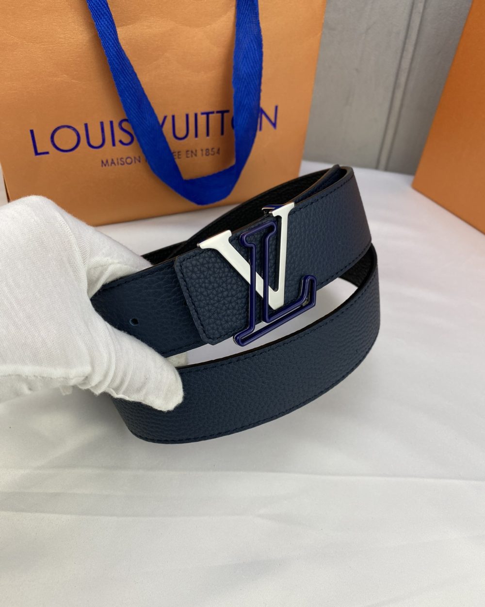 1:1 Replica Louis Vuitton Iconic Reversible LV Belt Black LV Women Belt