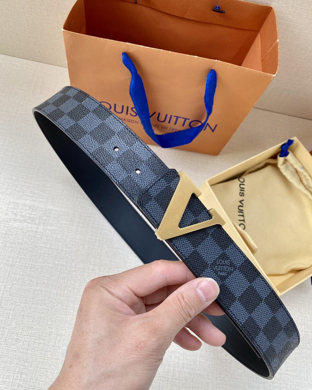 1:1 Replica Louis Vuitton Iconic Reversible LV Belt Black LV Women Belt