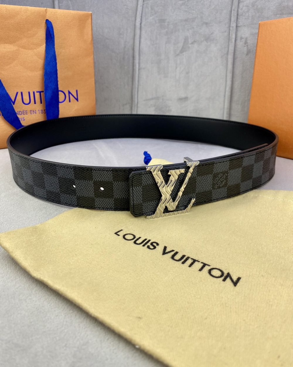 1:1 Replica Louis Vuitton Iconic Reversible LV Belt Black LV Women Belt