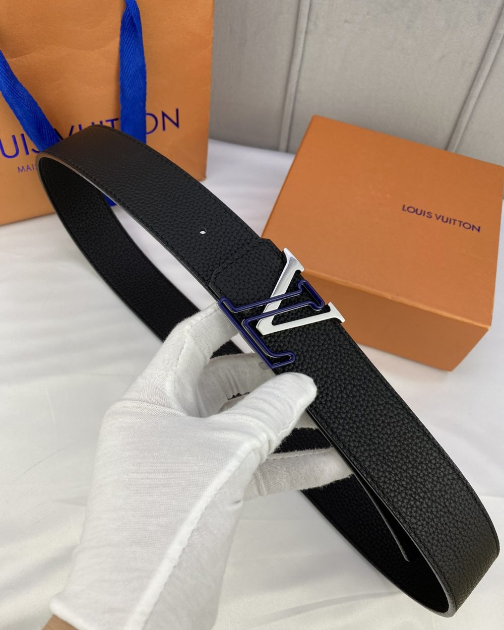 1:1 Replica Louis Vuitton Iconic Reversible LV Belt Black LV Women Belt