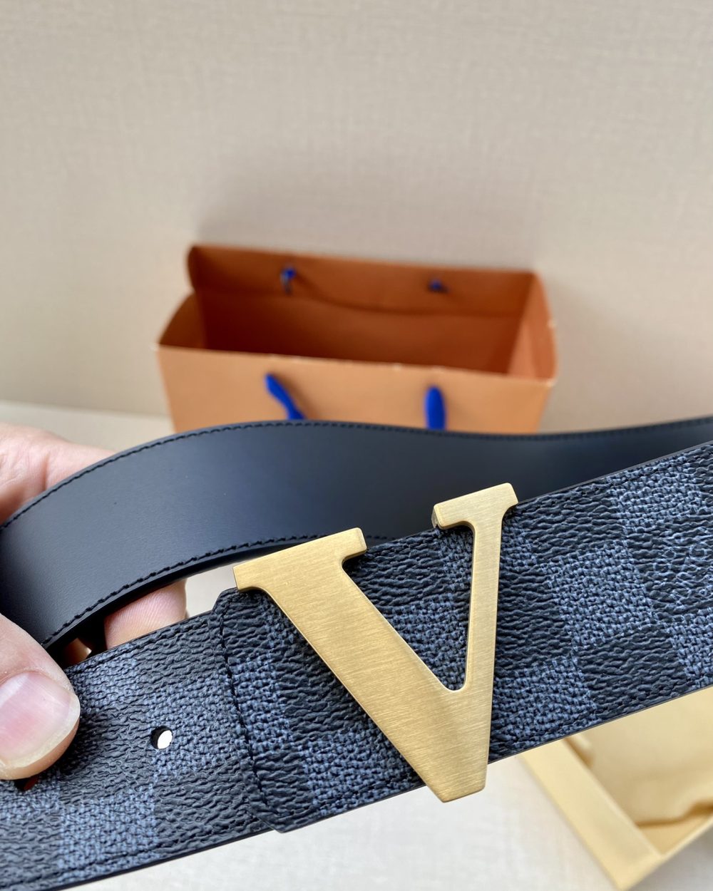 1:1 Replica Louis Vuitton Iconic Reversible LV Belt Black LV Women Belt