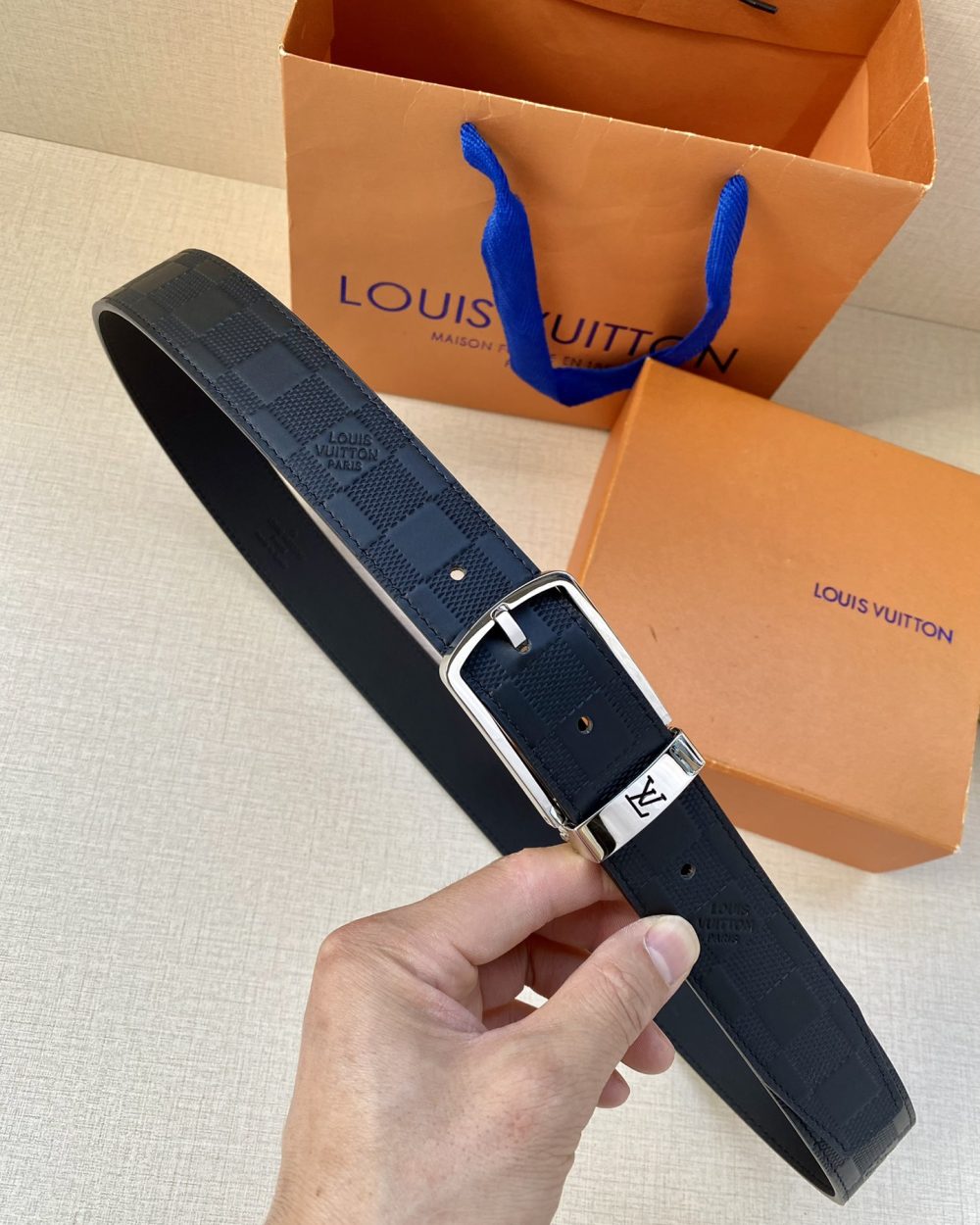1:1 Replica Louis Vuitton Iconic Reversible LV Belt Black LV Women Belt