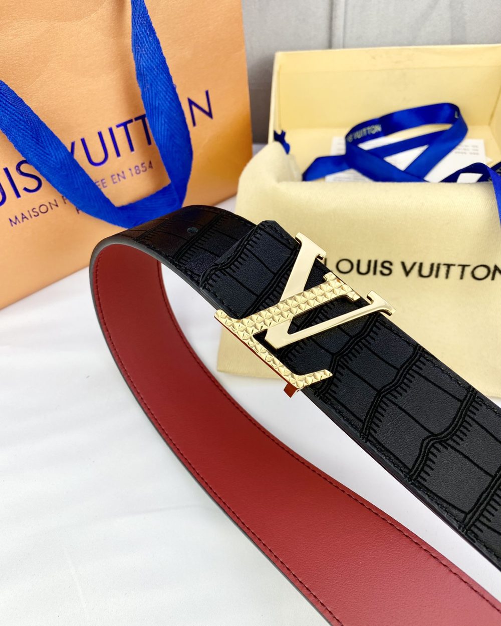 1:1 Replica Louis Vuitton Iconic Reversible LV Belt Black LV Women Belt