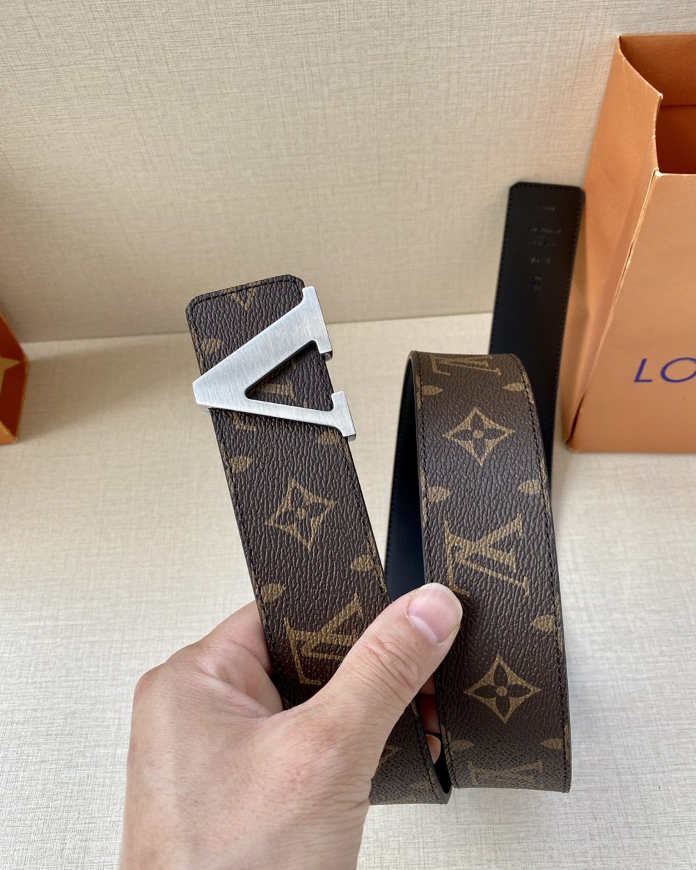 1:1 Replica Louis Vuitton Iconic Reversible LV Belt Brown LV Women Belt