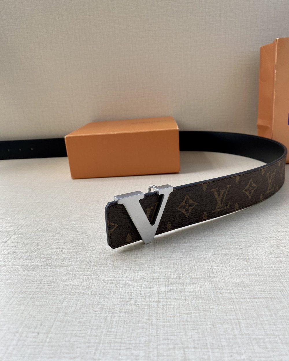 1:1 Replica Louis Vuitton Iconic Reversible LV Belt Brown LV Women Belt
