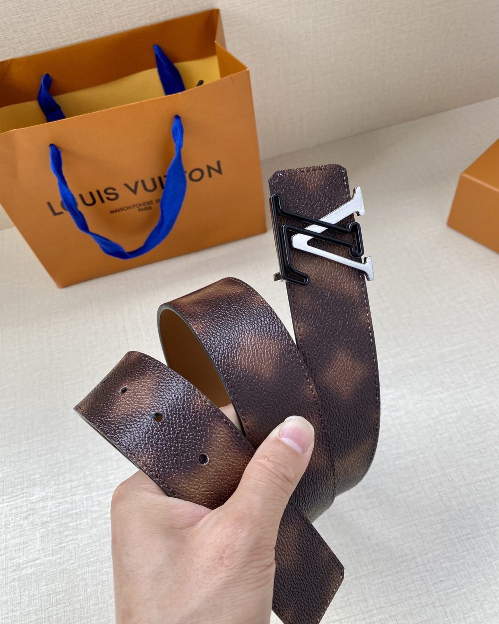 1:1 Replica Louis Vuitton Iconic Reversible LV Belt Brown LV Women Belt