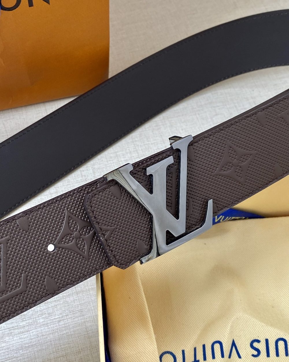 1:1 Replica Louis Vuitton Iconic Reversible LV Belt Brown LV Women Belt
