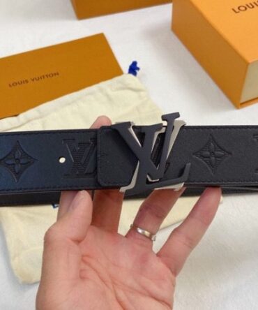 1:1 Replica Louis Vuitton Iconic Reversible LV Belt Monogram Empreinte Black LV Women Belt