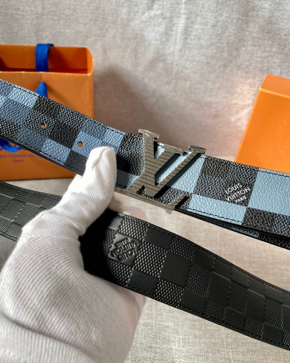 1:1 Replica Louis Vuitton Initiales Reversible LV Belt Damier Graphite Giant Blue LV Women Belt