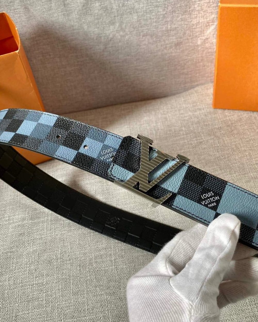 1:1 Replica Louis Vuitton Initiales Reversible LV Belt Damier Graphite Giant Blue LV Women Belt