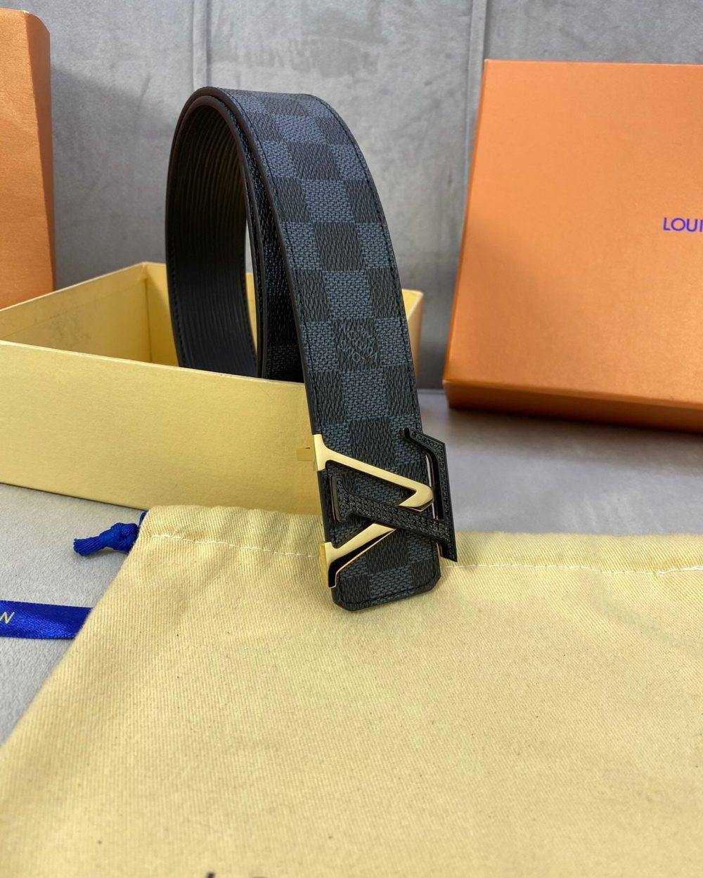 1:1 Replica Louis Vuitton Initiales Reversible LV Belt Damier Graphite with Black/Gold Toned Hardware LV Women Belt