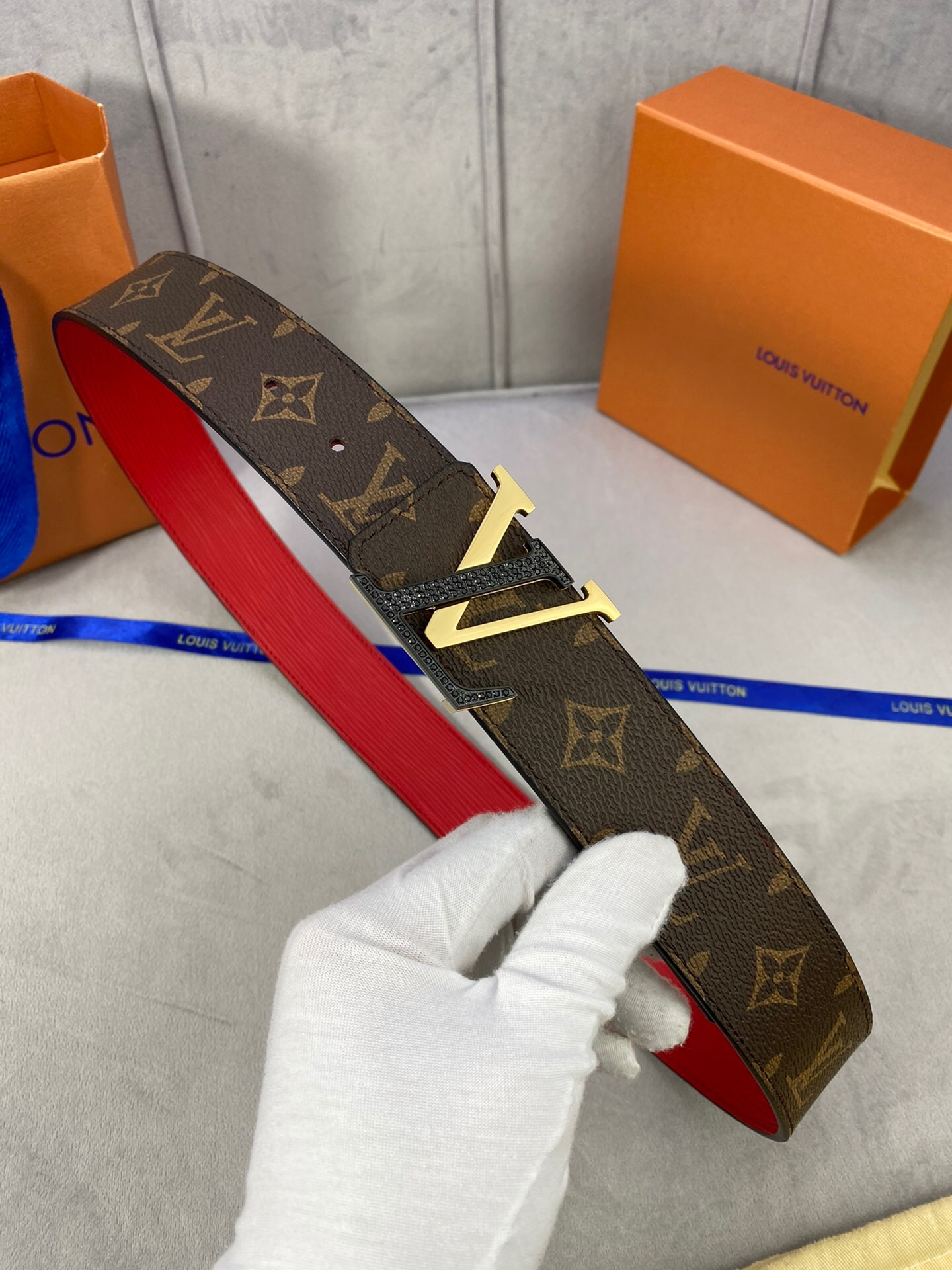 1:1 Replica Louis Vuitton Initiales Reversible LV Belt Monogram Canvas with Black/Gold Toned Hardware LV Women Belt - Image 3