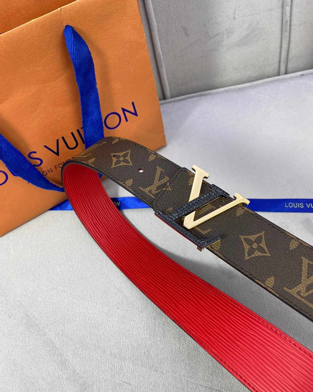 1:1 Replica Louis Vuitton Initiales Reversible LV Belt Monogram Canvas with Black/Gold Toned Hardware LV Women Belt
