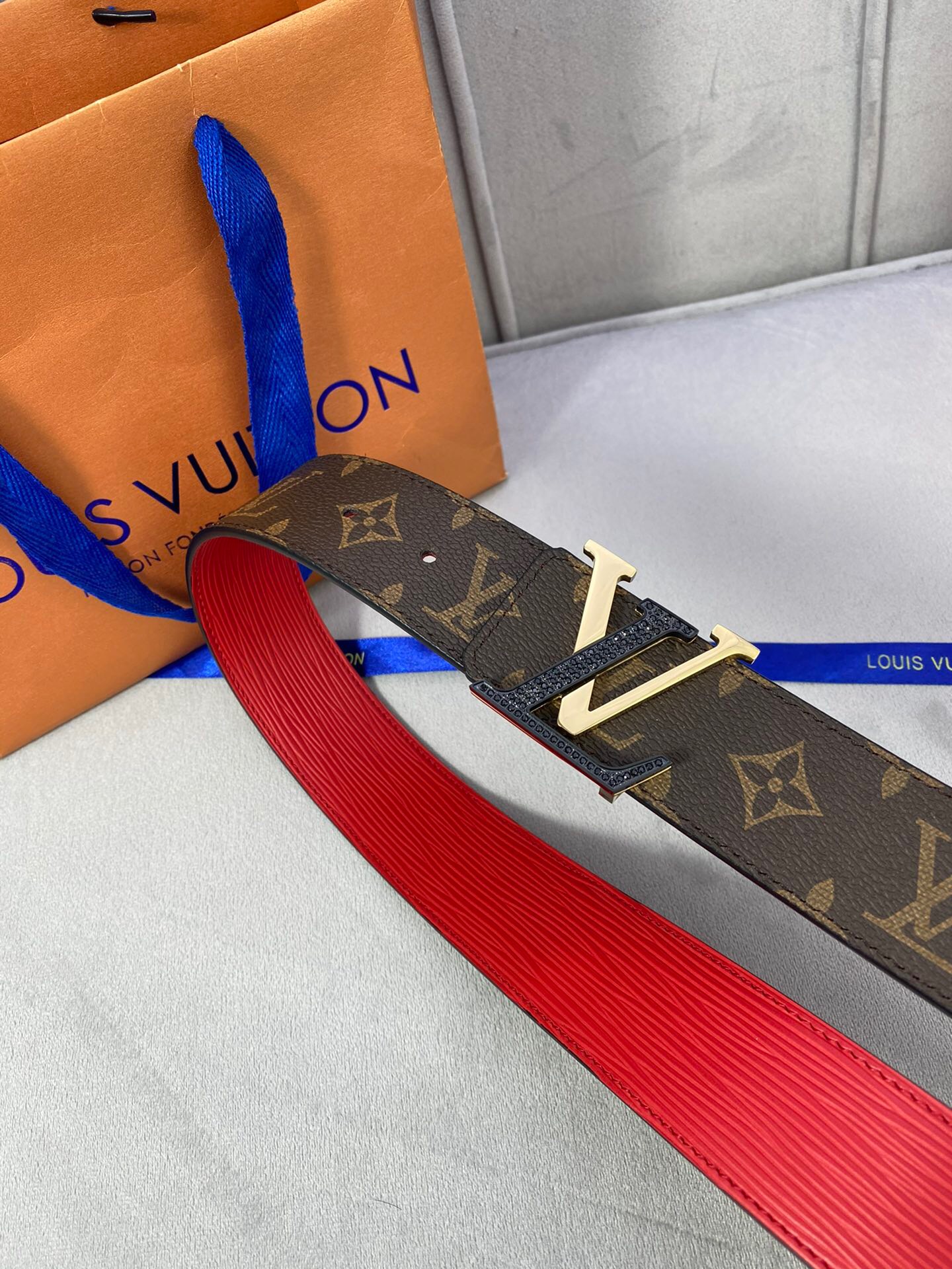 1:1 Replica Louis Vuitton Initiales Reversible LV Belt Monogram Canvas with Black/Gold Toned Hardware LV Women Belt - Image 2