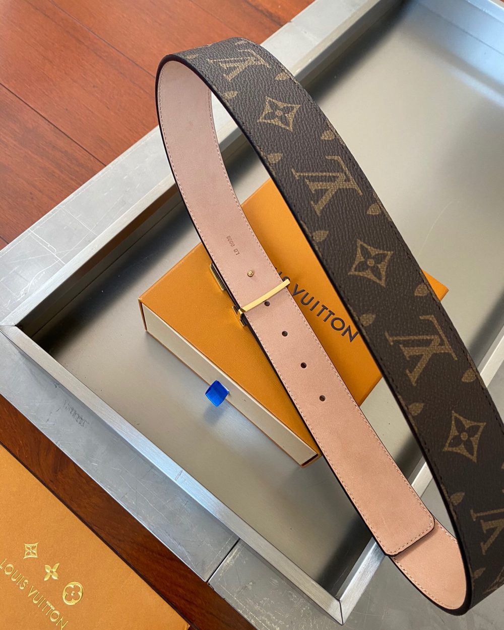 1:1 Replica Louis Vuitton Initiales Reversible LV Belt Monogram Canvas with Gold Toned Hardware LV Women Belt