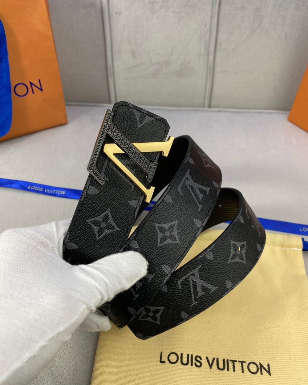 1:1 Replica Louis Vuitton Initiales Reversible LV Belt Monogram Eclipse with Black/Gold Toned Hardware LV Women Belt