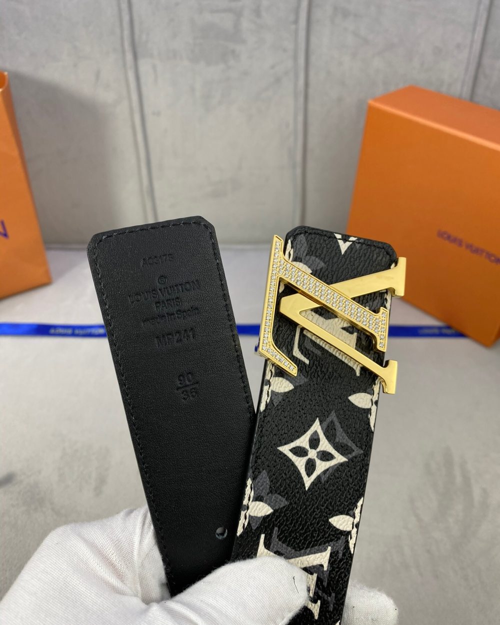 1:1 Replica Louis Vuitton Initiales Reversible LV Belt Monogram with Gold Toned Hardware LV Women Belt