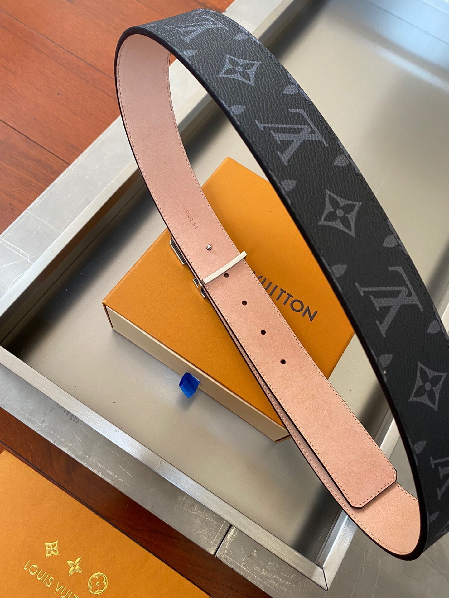 1:1 Replica Louis Vuitton Initiales Reversible LV Belt Monogram with Silver Toned Hardware LV Women Belt - Image 2