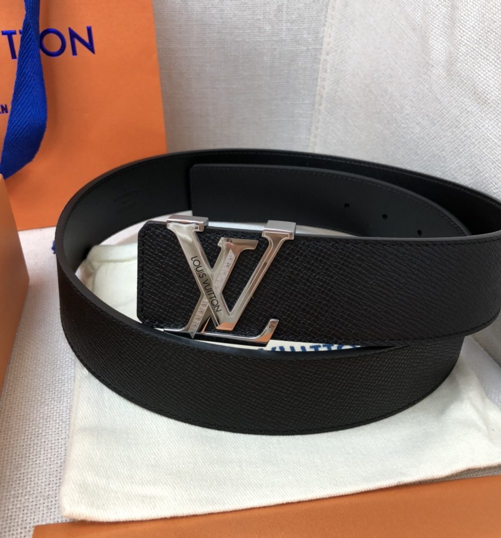 1:1 Replica Louis Vuitton Initiales Reversible LV Belt with Silver Hardware LV Women Belt LV