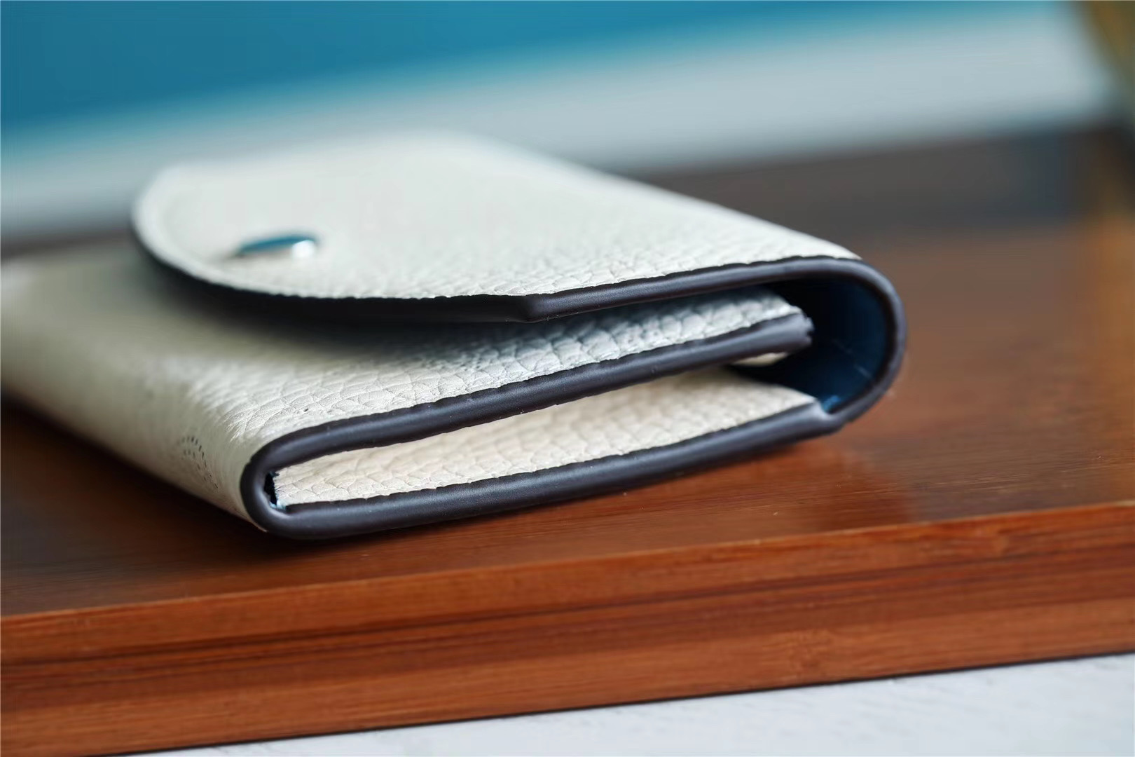 1:1 Replica Louis Vuitton Iris Compact Wallet Mahina White For Women, Women's Wallets 4.2in/12cm LV - Image 3