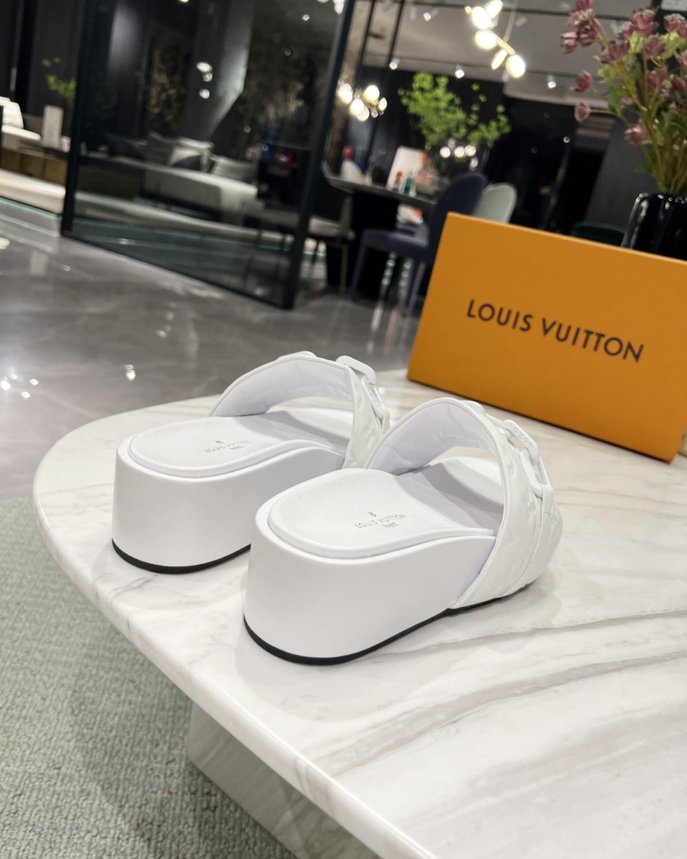 Louis Vuitton Jumbo Flatform Mule White For Women LV
