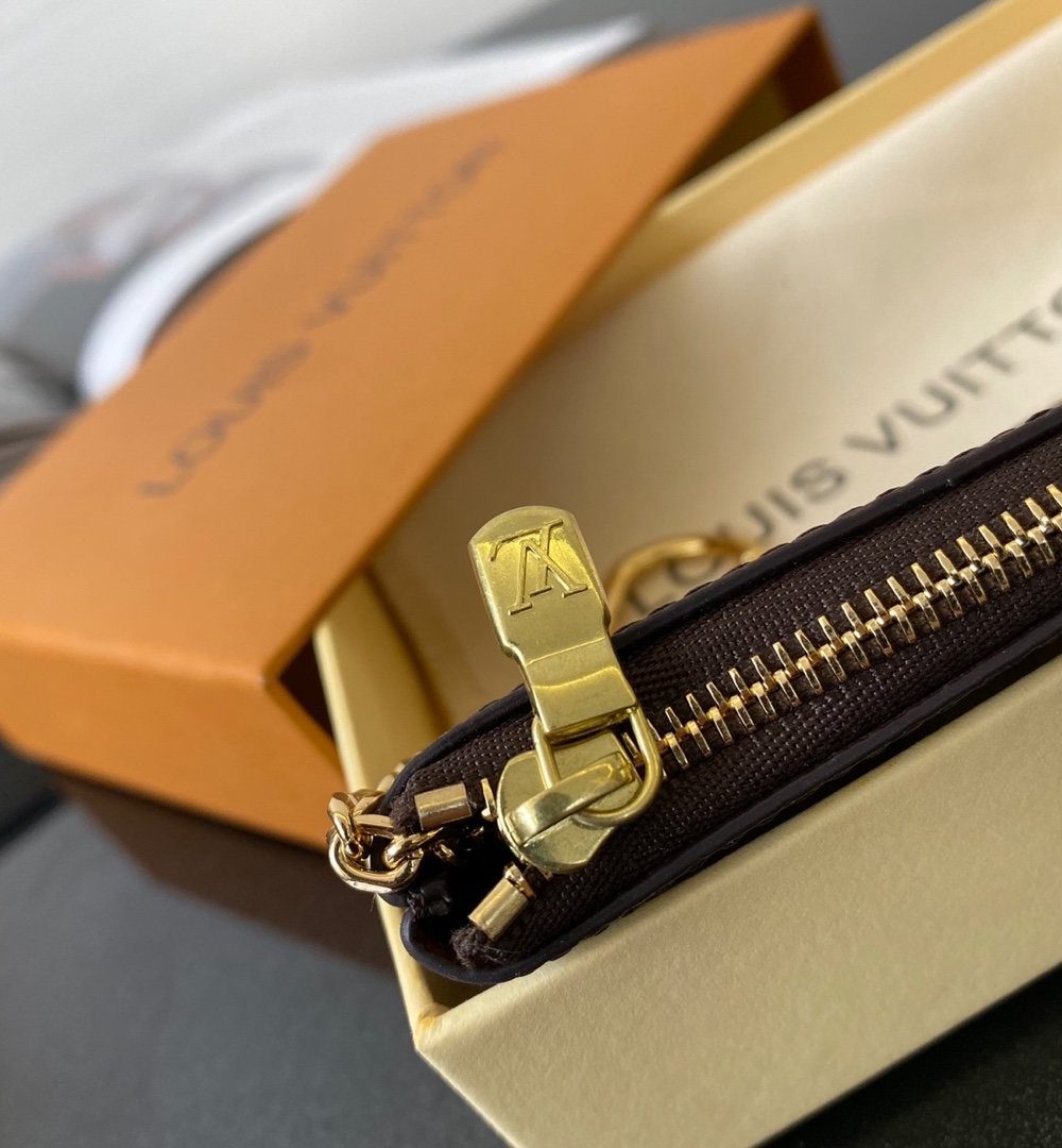 1:1 Replica Louis Vuitton Key Pouch In Iconic Monogram Canvas Brown For Women, Women's Wallet 12cm LV M62650