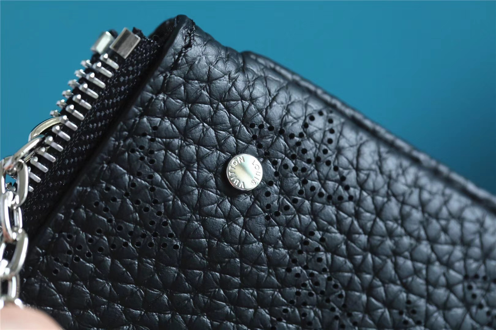 1:1 Replica Louis Vuitton Key Pouch Mahina Black For Women, Women's Wallets 5.1in/13cm LV - Image 8