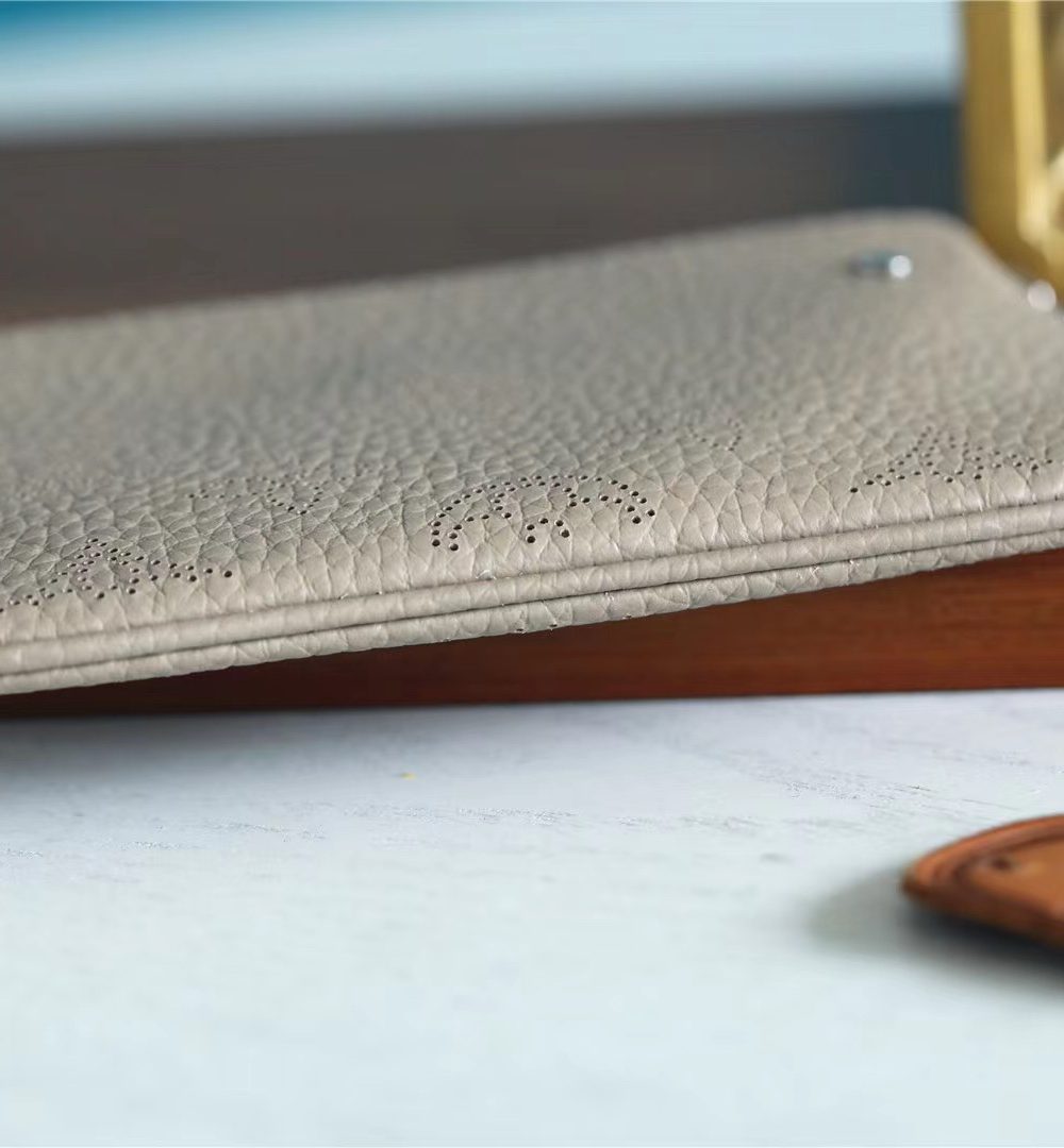 1:1 Replica Louis Vuitton Key Pouch Mahina Grey For Women, Women's Wallets 5.1in/13cm LV