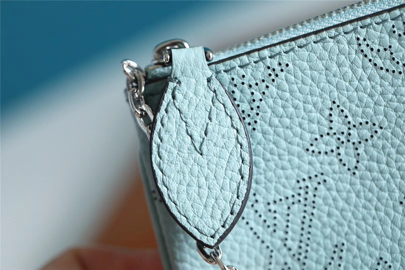 1:1 Replica Louis Vuitton Key Pouch Mahina Light Blue For Women, Women's Wallets 5.1in/13cm LV - Image 4