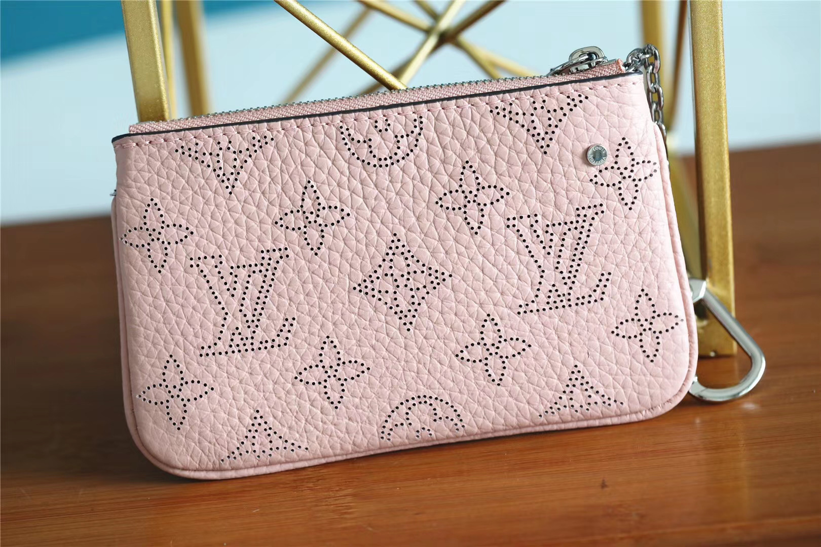 1:1 Replica Louis Vuitton Key Pouch Mahina Magnolia Pink For Women, Women's Wallets 5.1in/13cm LV M69508 - Image 2