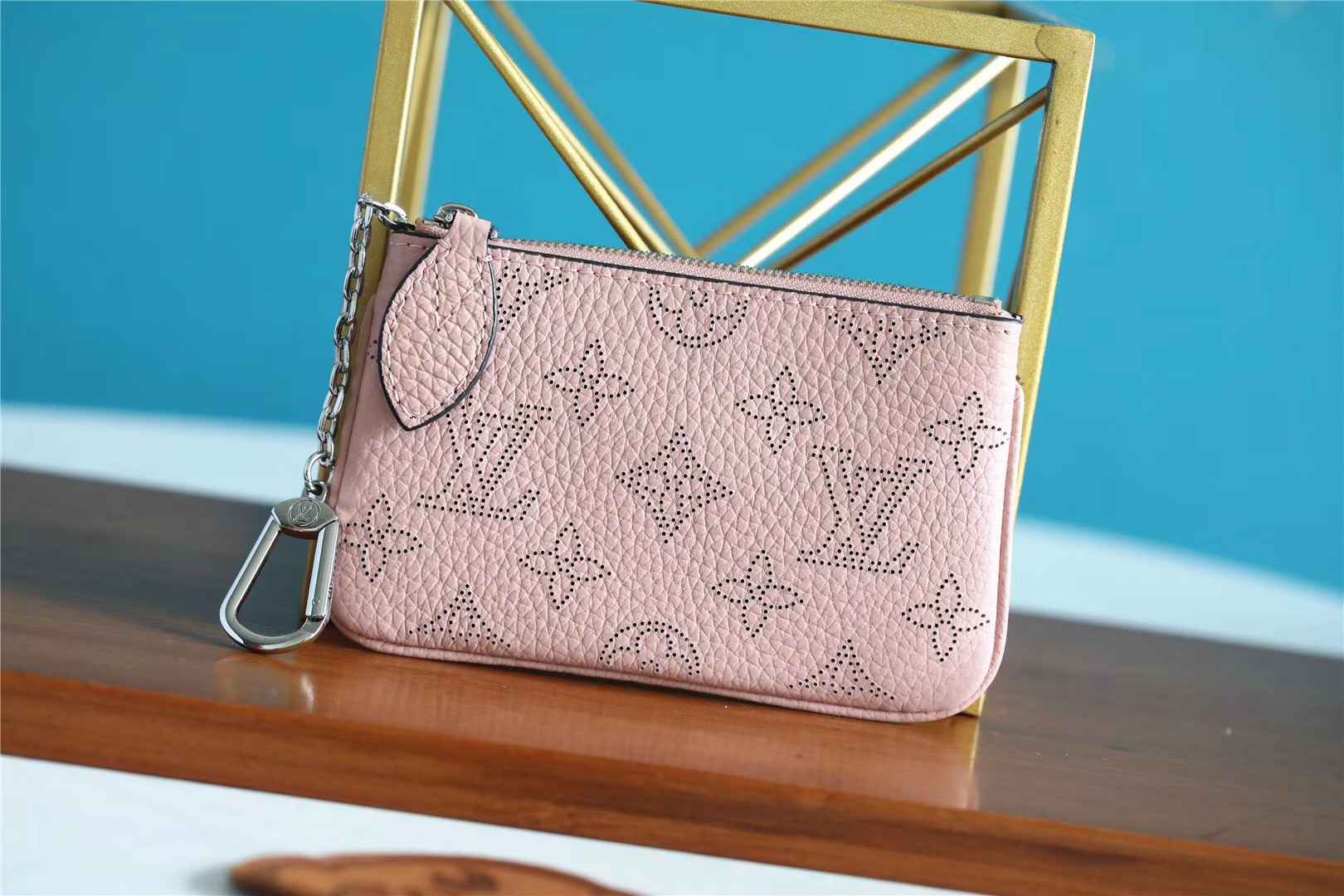 1:1 Replica Louis Vuitton Key Pouch Mahina Magnolia Pink For Women, Women's Wallets 5.1in/13cm LV M69508 - Image 3