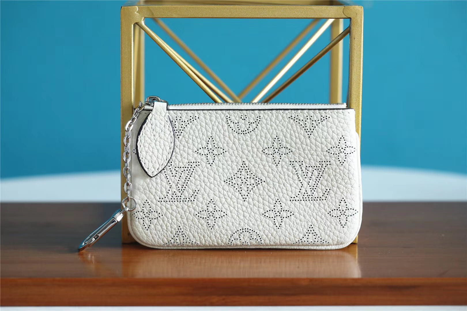 1:1 Replica Louis Vuitton Key Pouch Mahina White For Women, Women's Wallets 5.1in/13cm LV