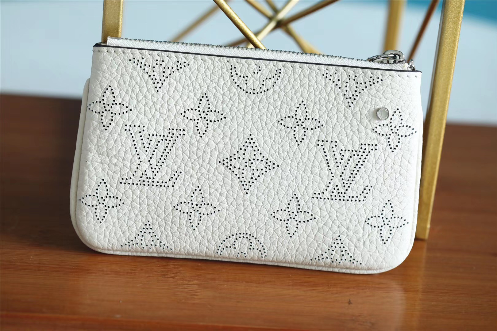 1:1 Replica Louis Vuitton Key Pouch Mahina White For Women, Women's Wallets 5.1in/13cm LV - Image 6