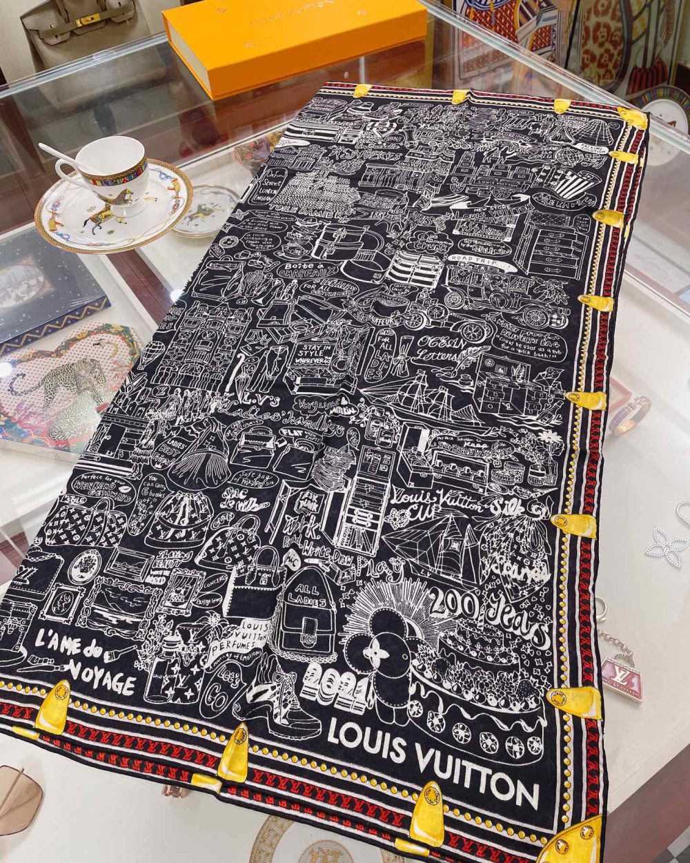 Louis Vuitton Louis in a Comic Shawl Black 117cm/46in M76958