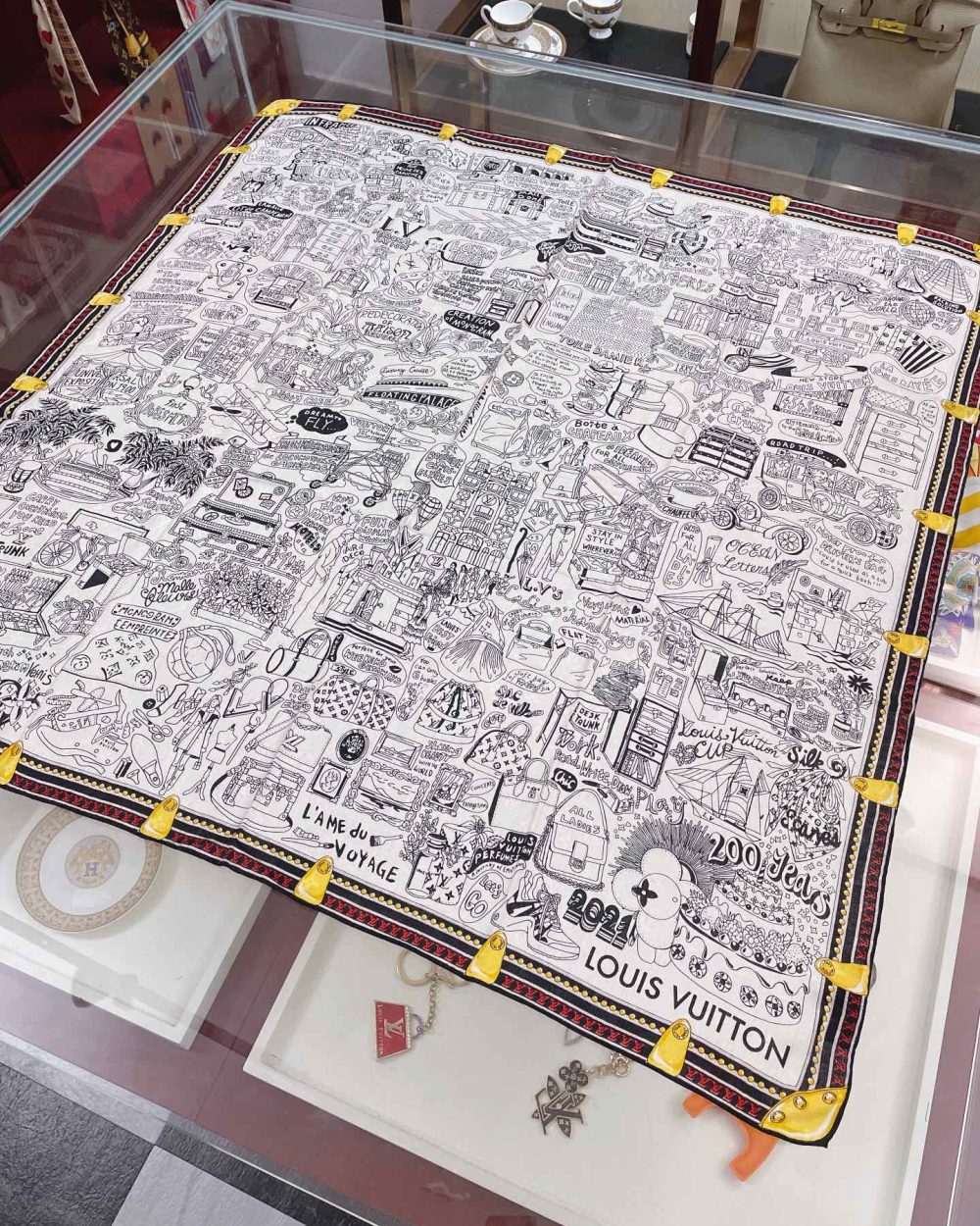 Louis Vuitton Louis in a Comic Shawl White 117cm/46in