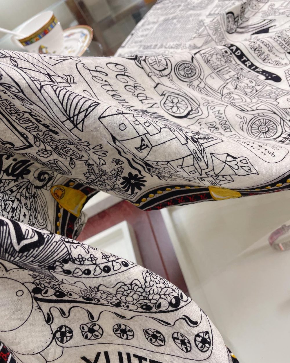 Louis Vuitton Louis in a Comic Shawl White 117cm/46in