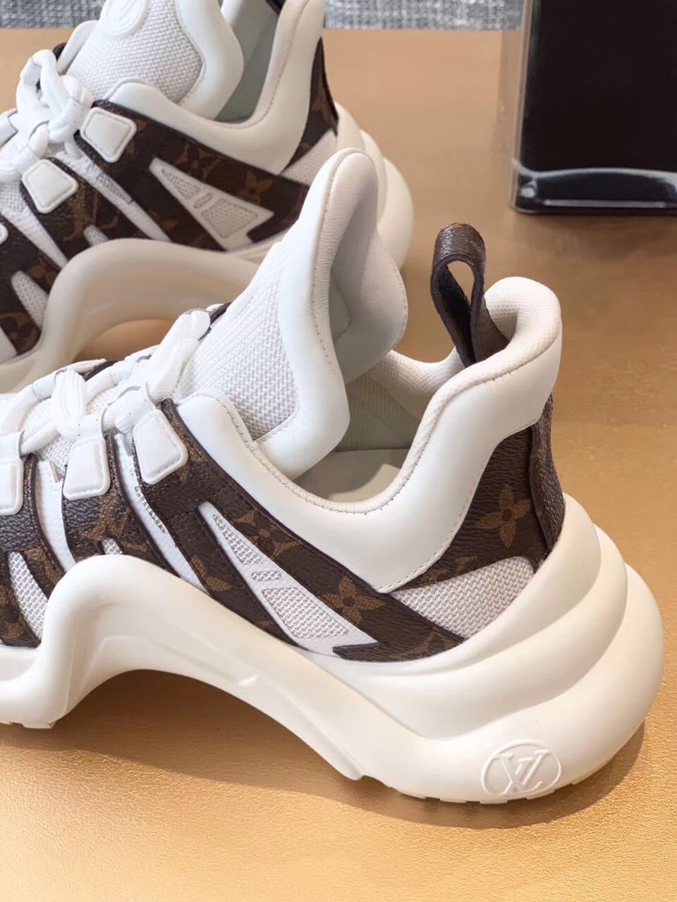 Louis Vuitton LV Archlight Sneaker Patent Monogram Material And Technical Fabrics White For Women LV 1A43L1 - Image 8