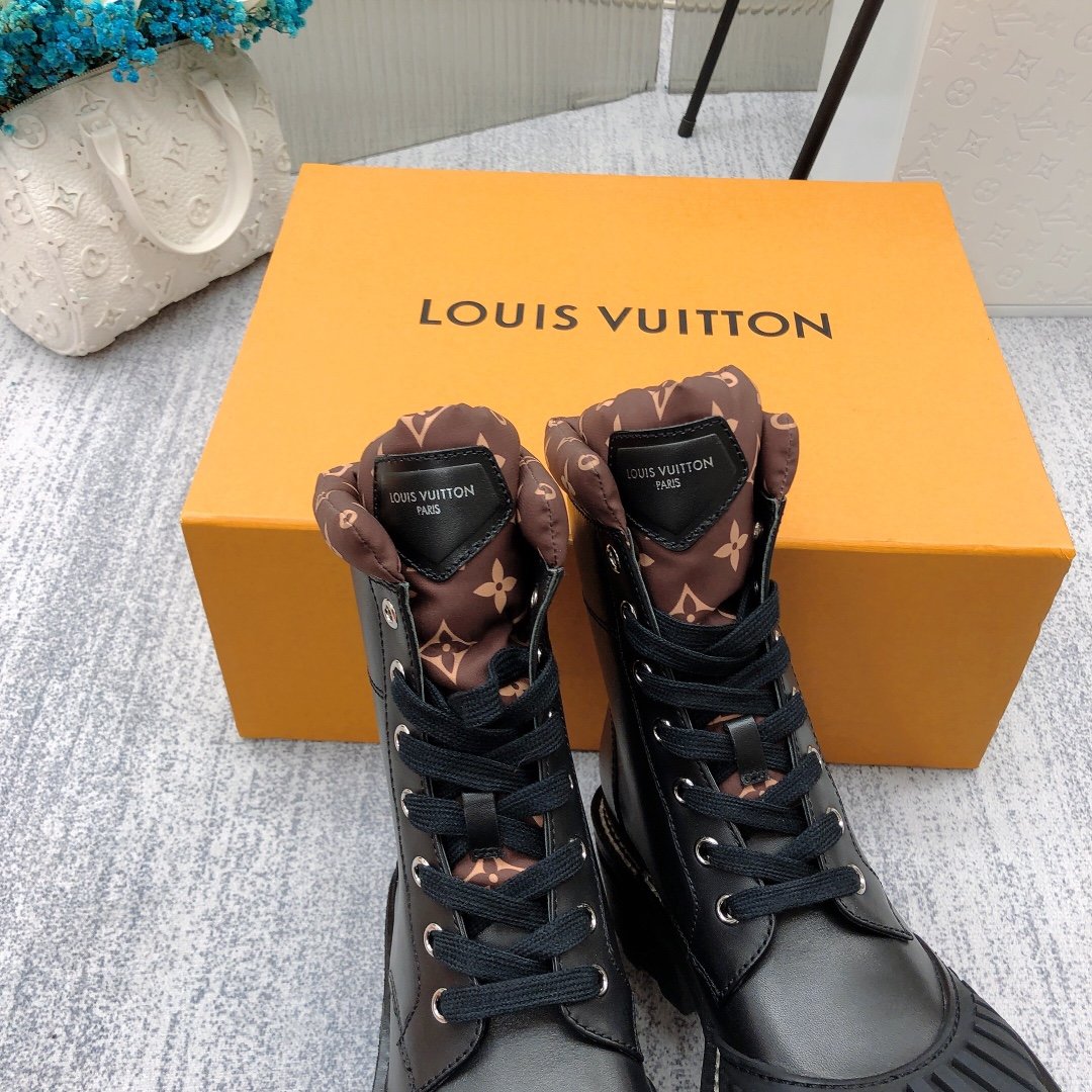 Louis Vuitton LV Beaubourg Ankle Boot Black For Women LV 1A94N6 - Image 4