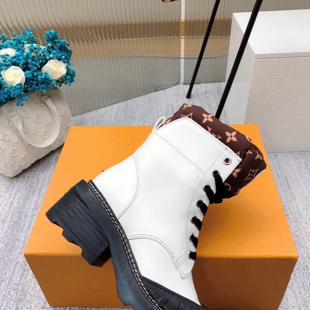 Louis Vuitton LV Beaubourg Ankle Boot White For Women LV - Image 4