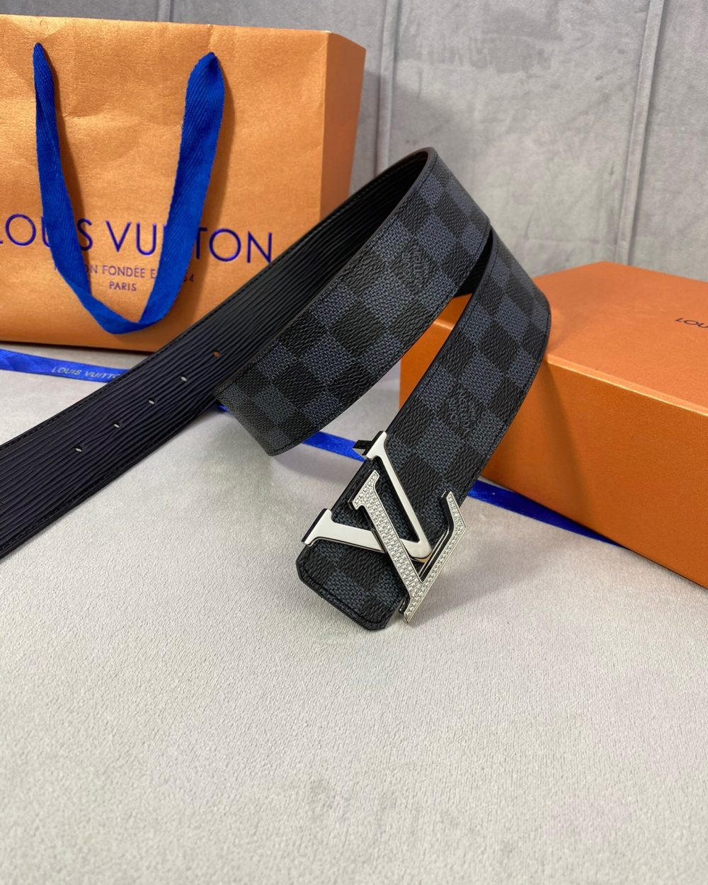 1:1 Replica Louis Vuitton LV Diamond Reversible Belt Damier Graphite, LV Women Belt M0366V