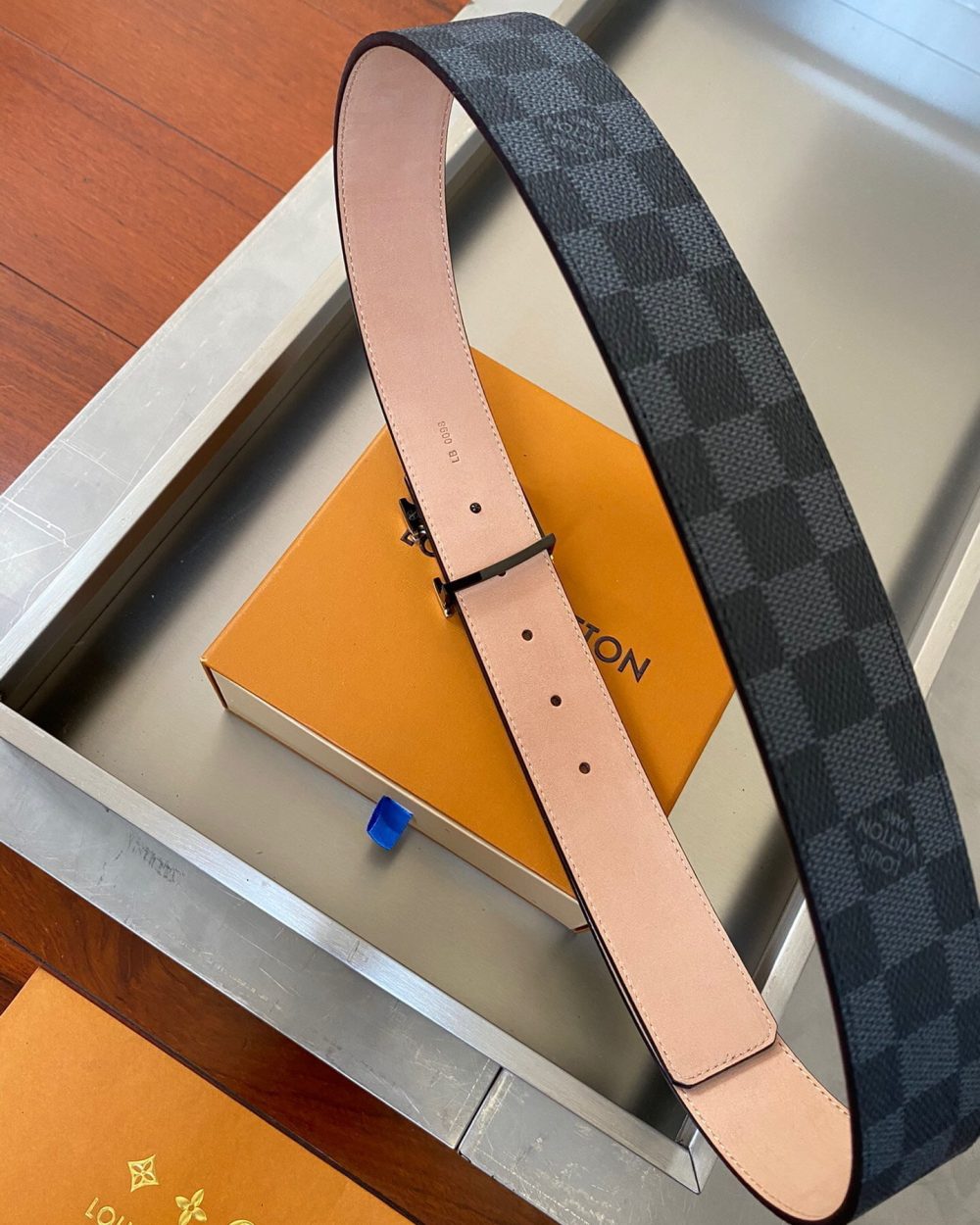 1:1 Replica Louis Vuitton LV Initiales Reversible Belt Damier Graphite, LV Women Belt