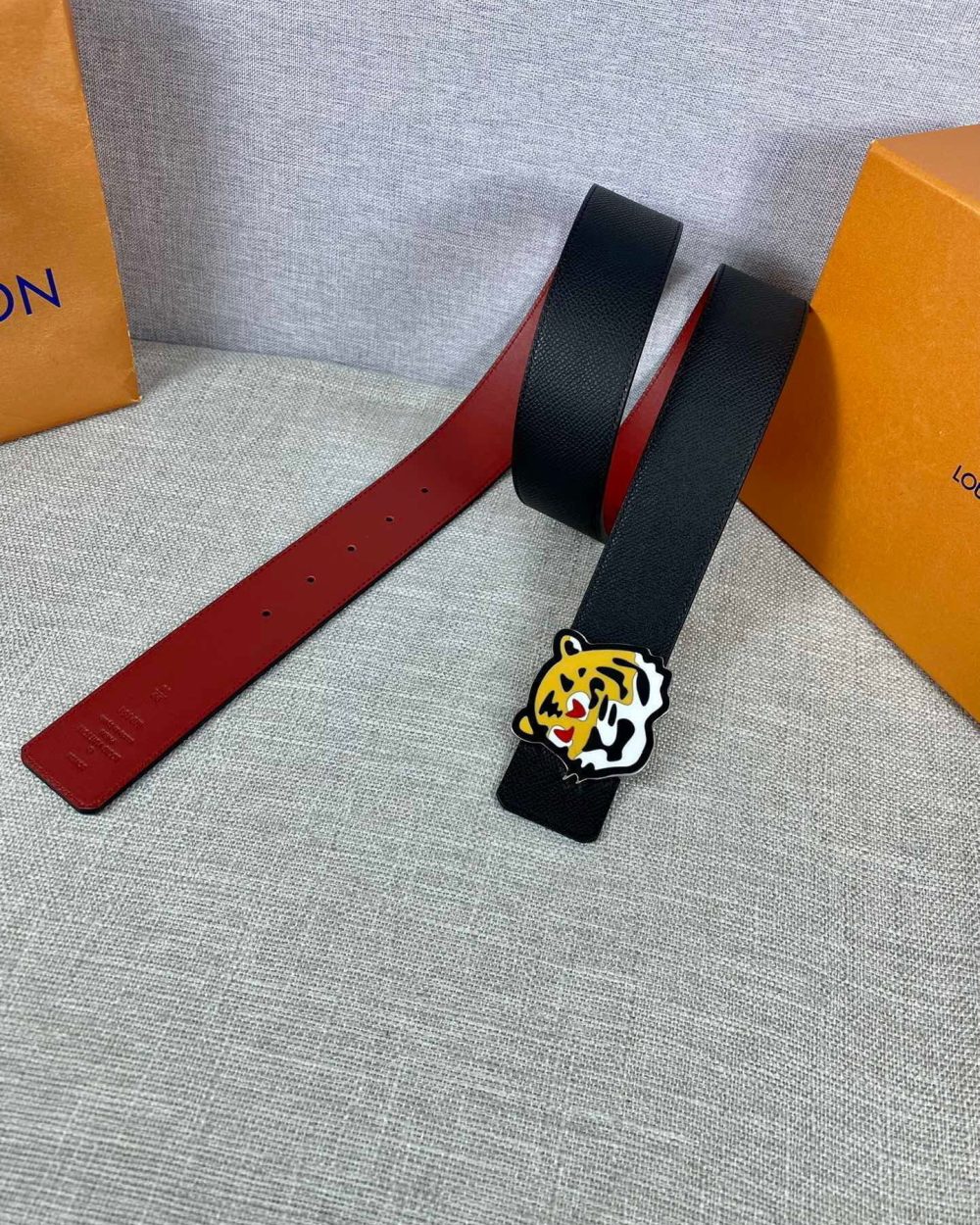 1:1 Replica Louis Vuitton LV Made Reversible Belt Taurillon Black, LV Women Belt