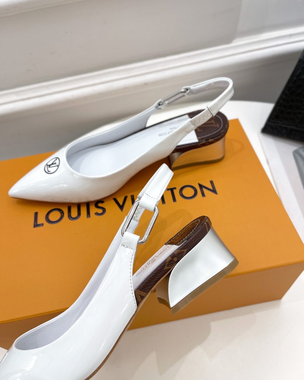 Louis Vuitton Magnetic Slingback Pump White For Women LV