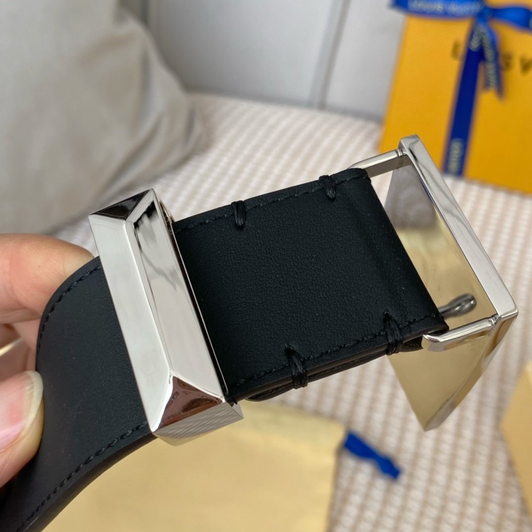 1:1 Replica Louis Vuitton Metropole LV Belt Black LV Women Belt - Image 3