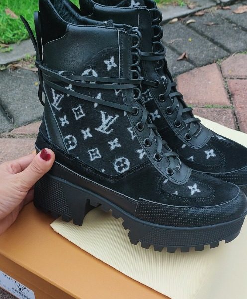 Louis Vuitton Metropolis Flat Ranger Monogram Denim Black For Women LV 1A9RPZ