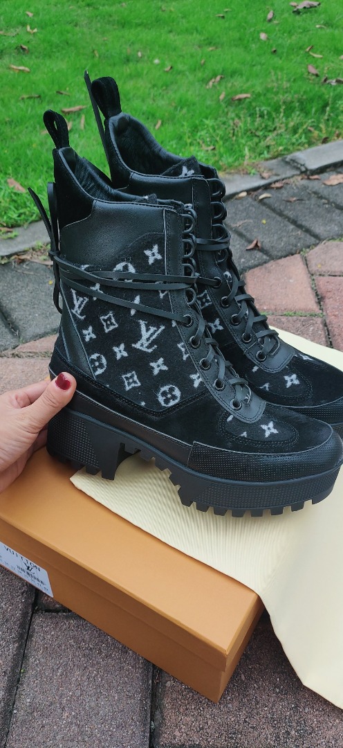 Louis Vuitton Metropolis Flat Ranger Monogram Denim Black For Women LV 1A9RPZ - Image 5