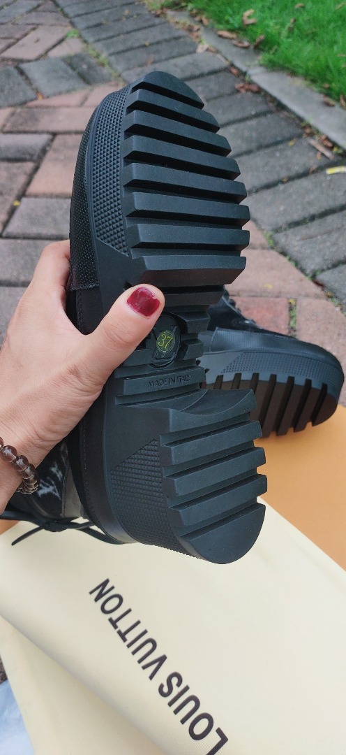 Louis Vuitton Metropolis Flat Ranger Monogram Denim Black For Women LV 1A9RPZ - Image 7